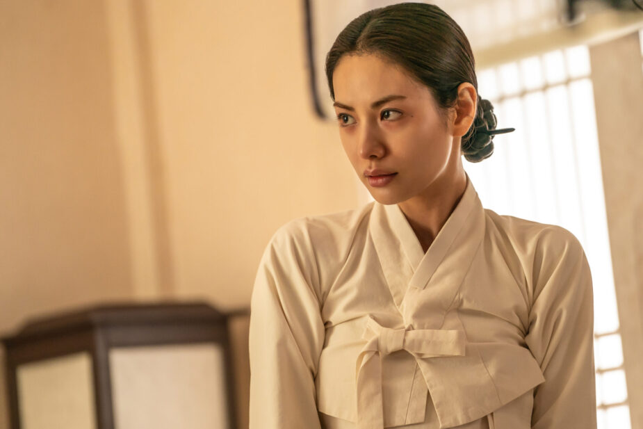 Netflix Actress’s “Unrecognizable”  “Plastic Surgery” Visuals “Ruins” K-Drama For Viewers
