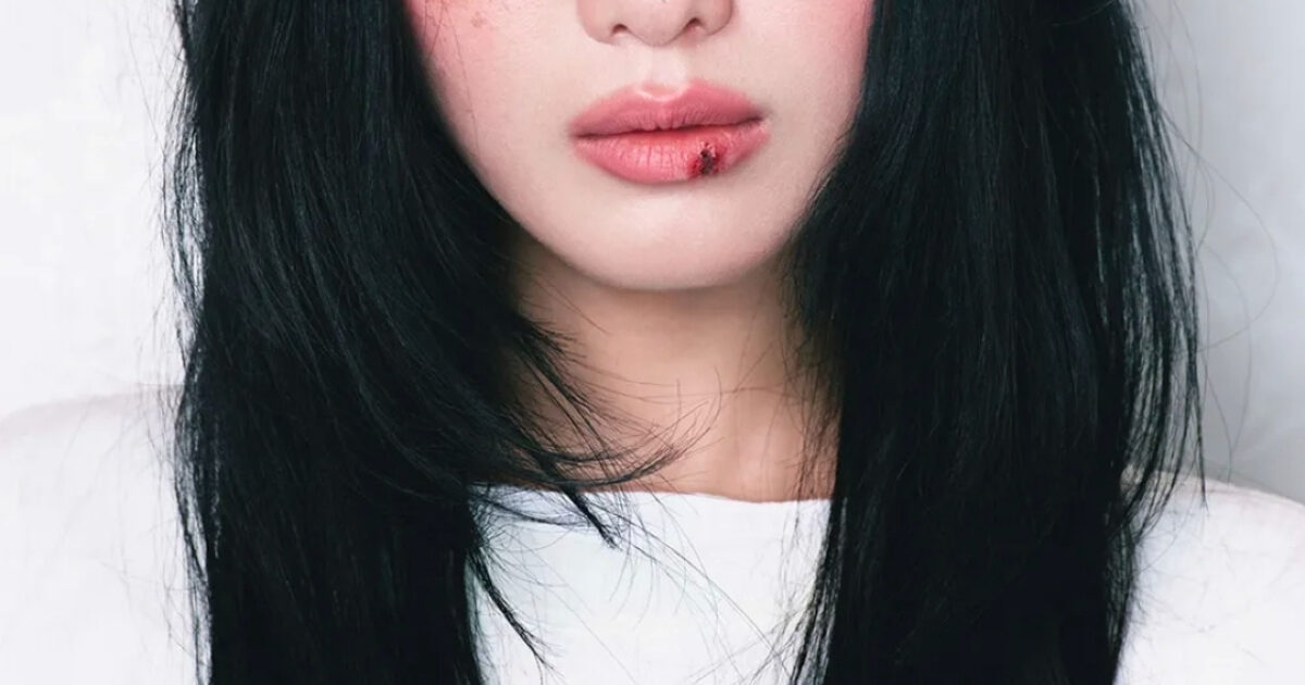 Korean Singer Gets Honest About Dealing With Negative Comments