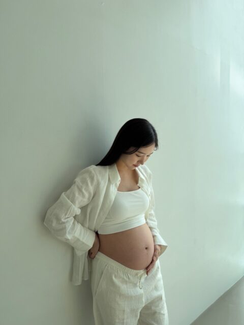 Gallery - Former K-Pop Idol Shows Off Gorgeous Baby Bump - Koreaboo