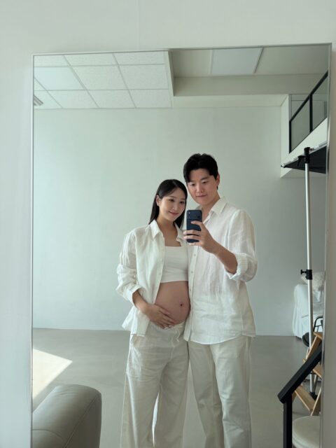 Gallery - Former K-Pop Idol Shows Off Gorgeous Baby Bump - Koreaboo - image 2