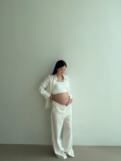 Gallery - Former K-Pop Idol Shows Off Gorgeous Baby Bump - Koreaboo - image 3