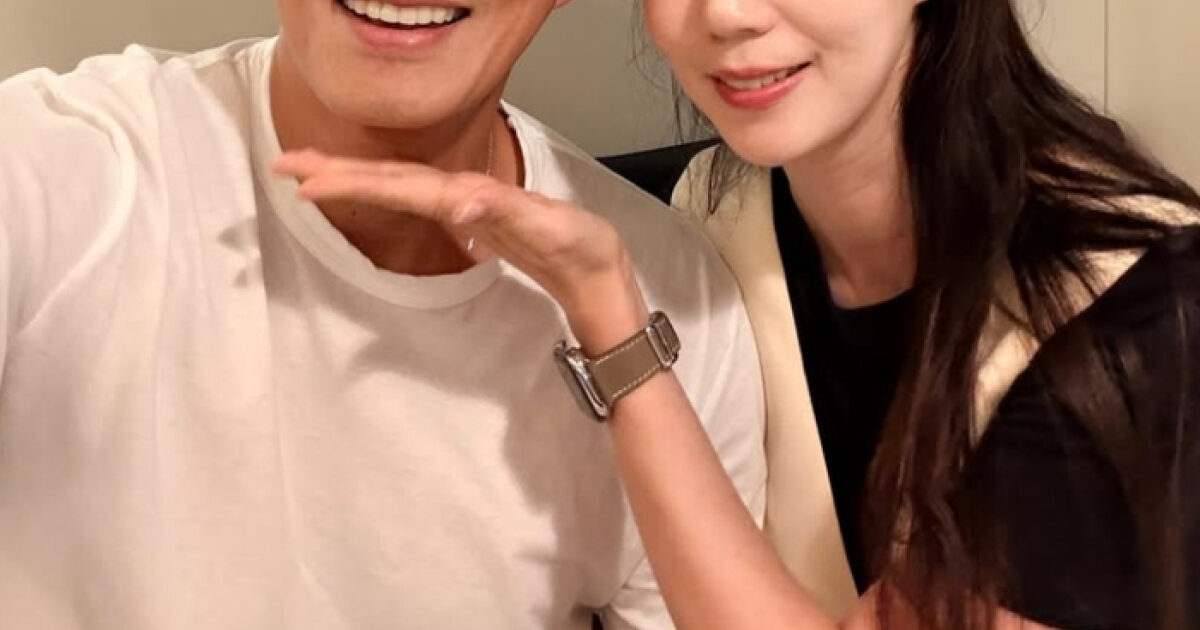 Jin Tae Hyun and Park Si Eun Urge Couples to Plan Children Early