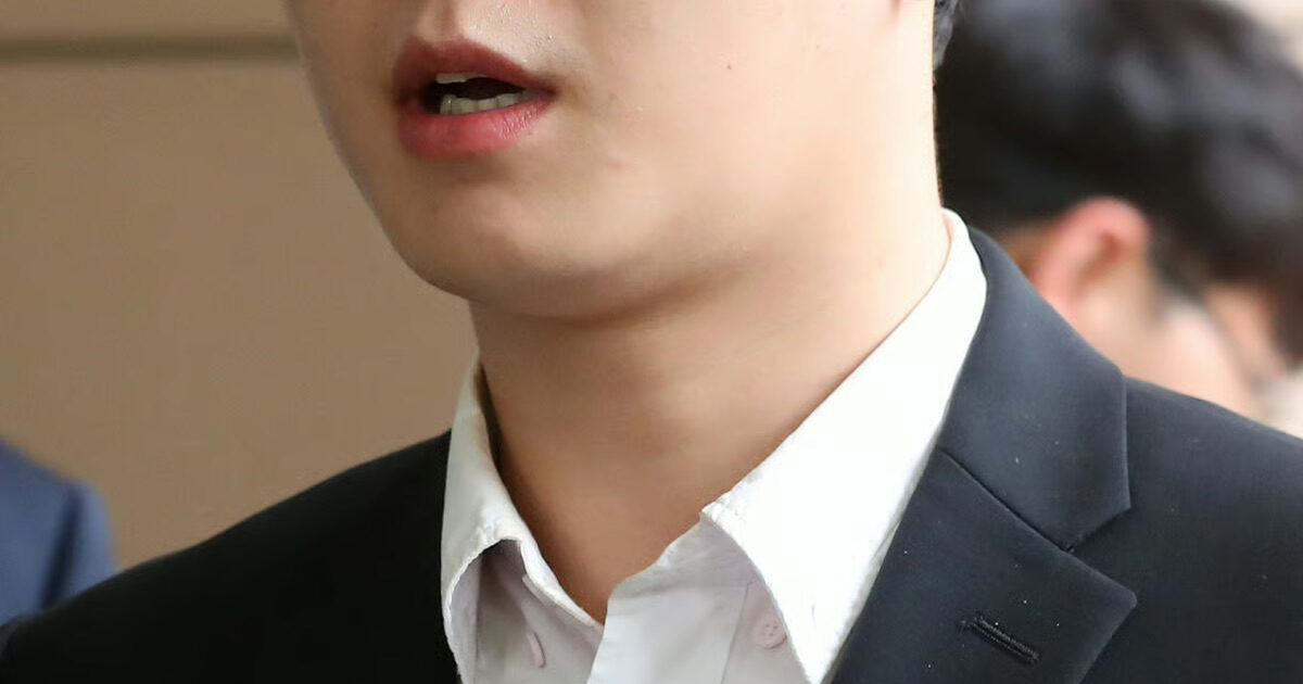 Troublemaker K-Pop Idol Living A “Completely Different Life” After Prison Sentence插图