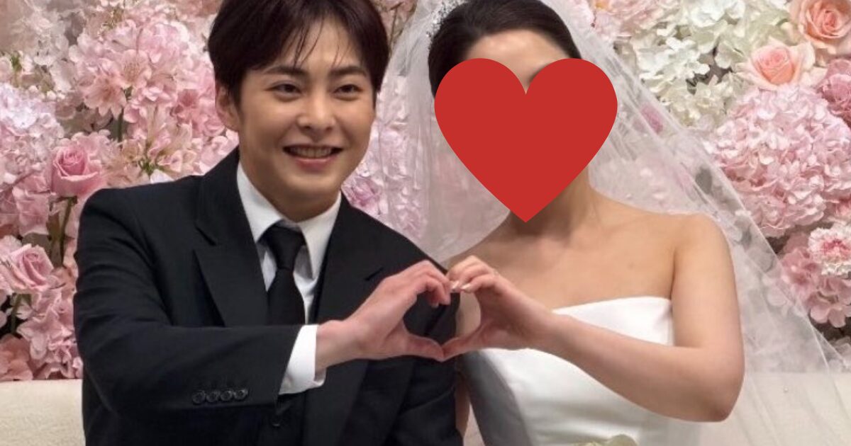 EXO’s Xiumin Shocks Next To Bride At Wedding